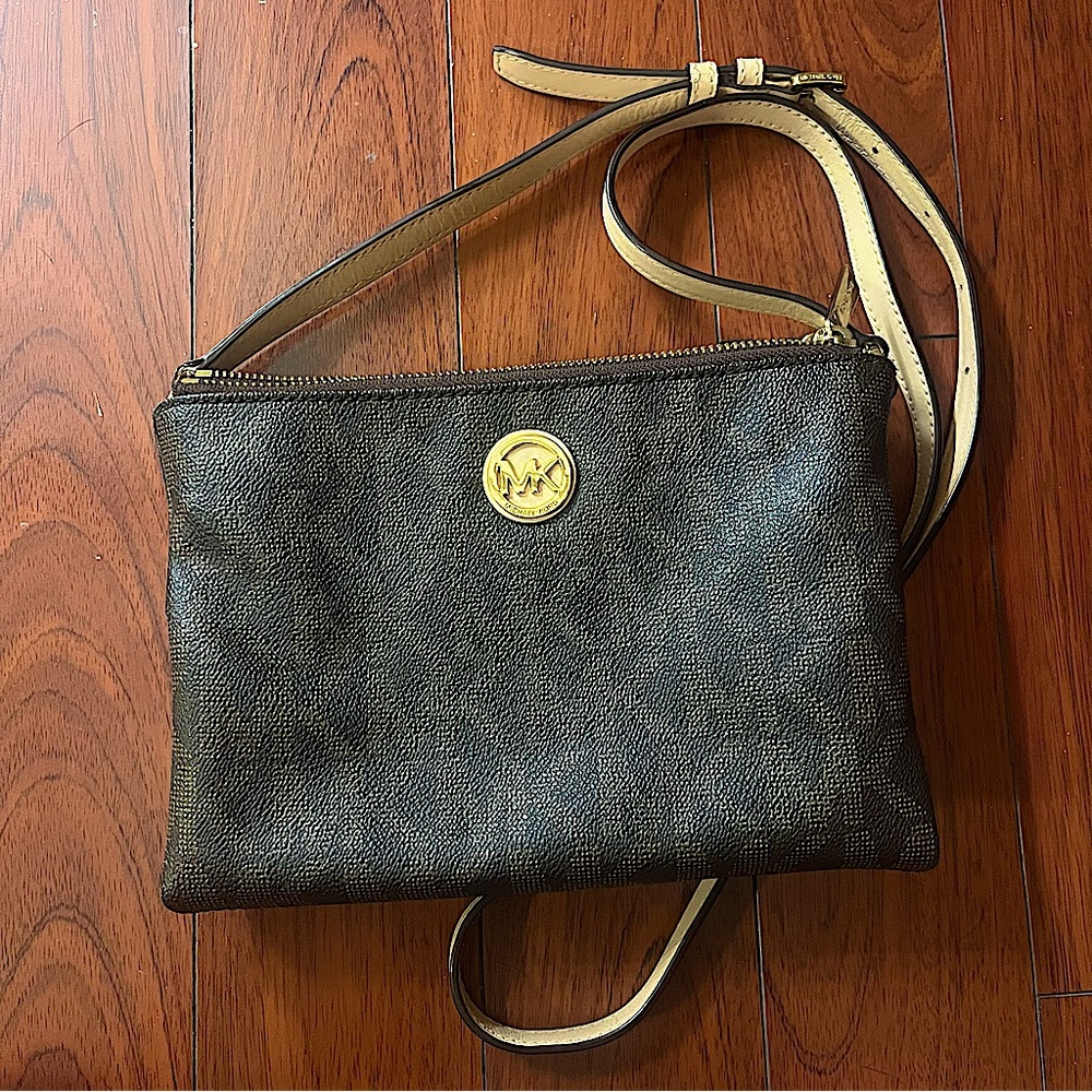 Michael Kors crossbody purse